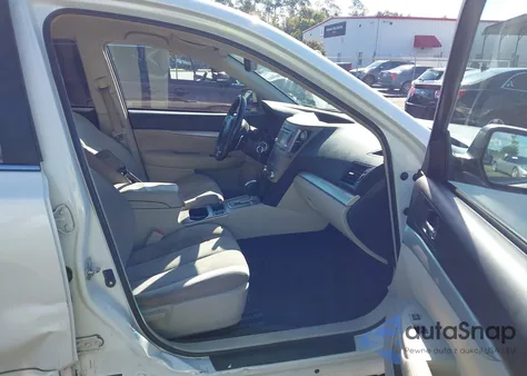 2014 Subaru Outback 2.5I Premium z USA, uszkodzony, nr VIN 4S4BRBCC8E3205129